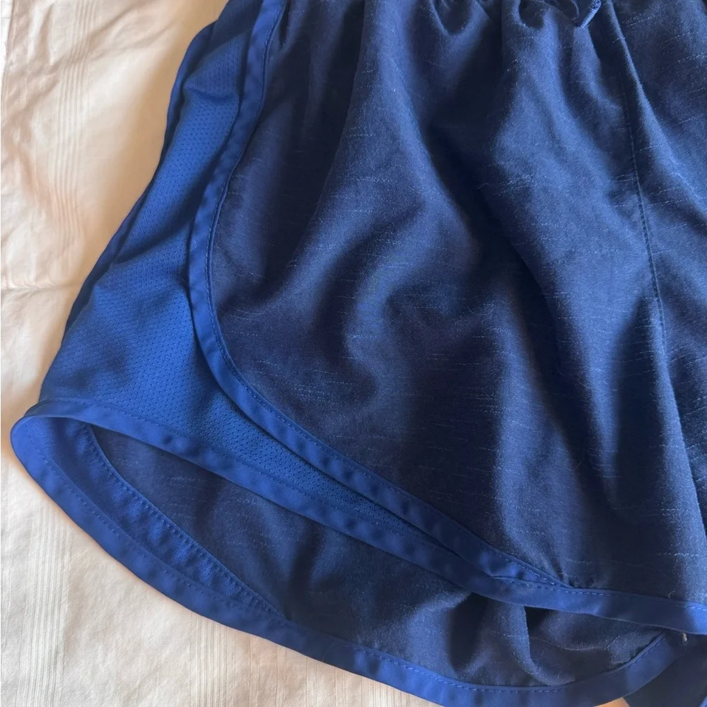 Nike Women’s Navy Blue Athletic Running Shorts size Small - Picture 2 of 9